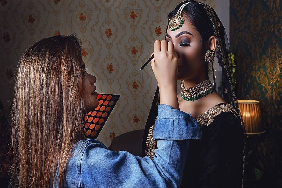 Homepage for Beauty & Skincare Makeup Products and Techniques runway makeup