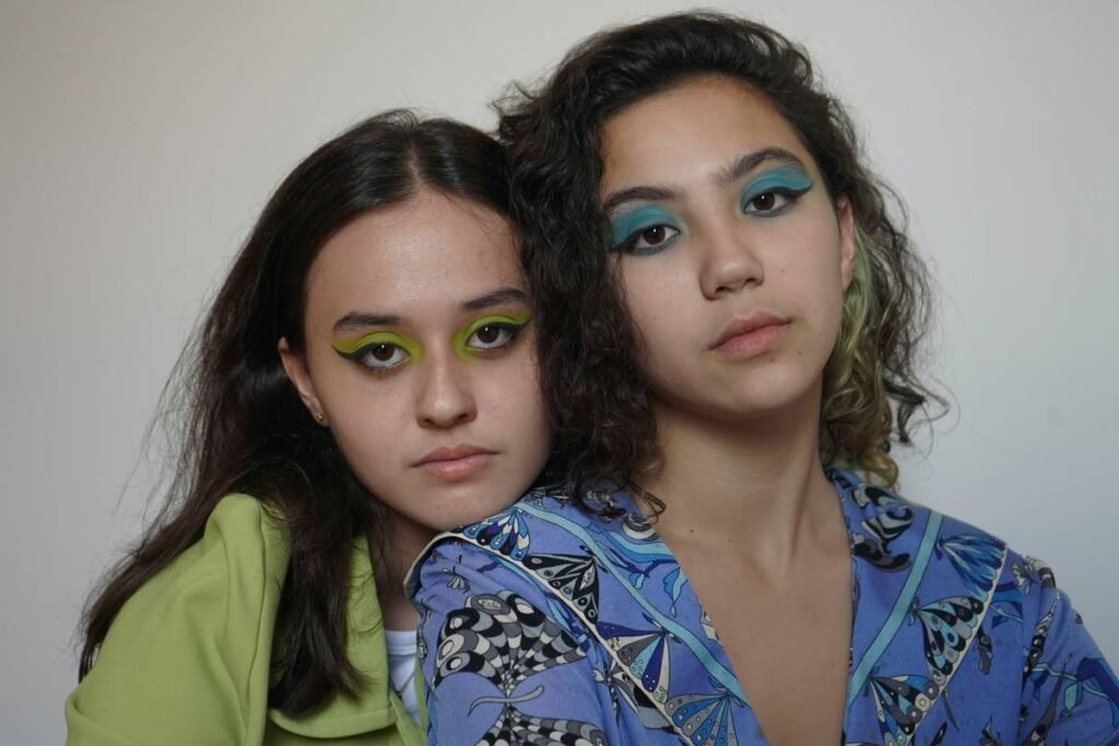 How to Master Fashion Week Makeup: Behind-the-Scenes Secrets from the Runway