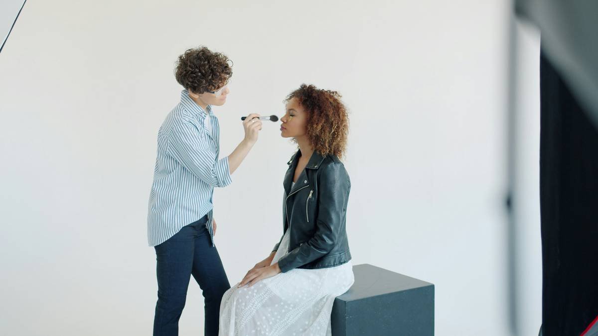 Infographic showing how three runway makeup trends (graphic eyeliner, wet-look skin, monochromatic color) evolved into consumer products from 2020–2024