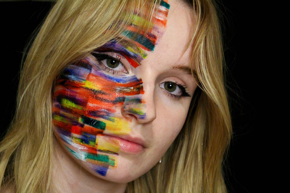 What Is Avant-Garde Makeup? Your No-BS Guide to Runway Rebellion