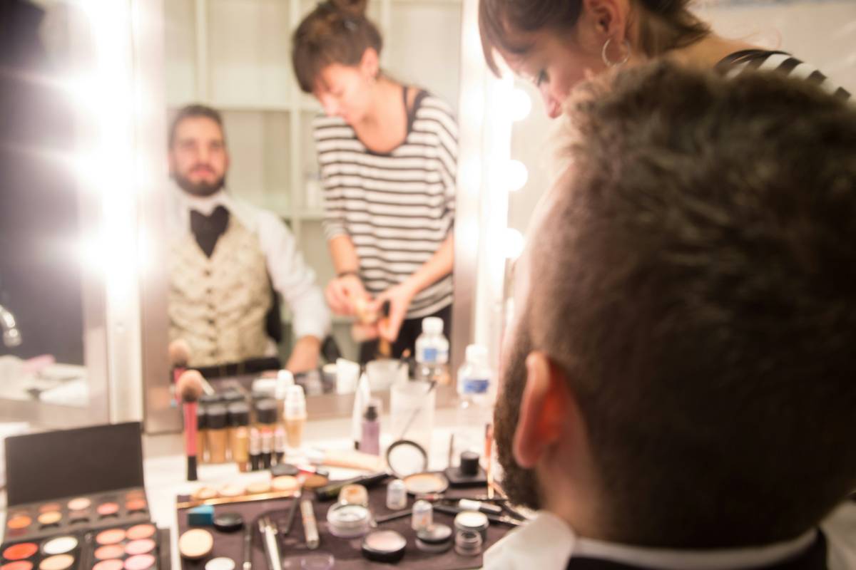 Runway Makeup Inspiration: From Backstage Secrets to Your Everyday Routine