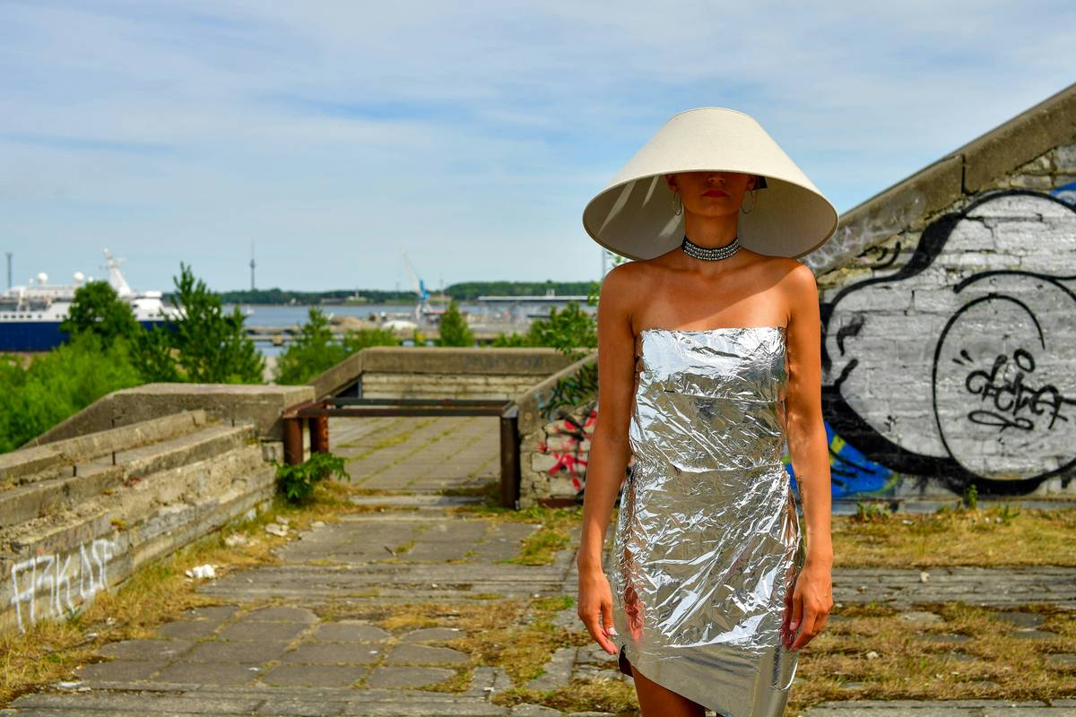 Decoding Runway Avant-Garde Styles: From Concept to Wearable Art