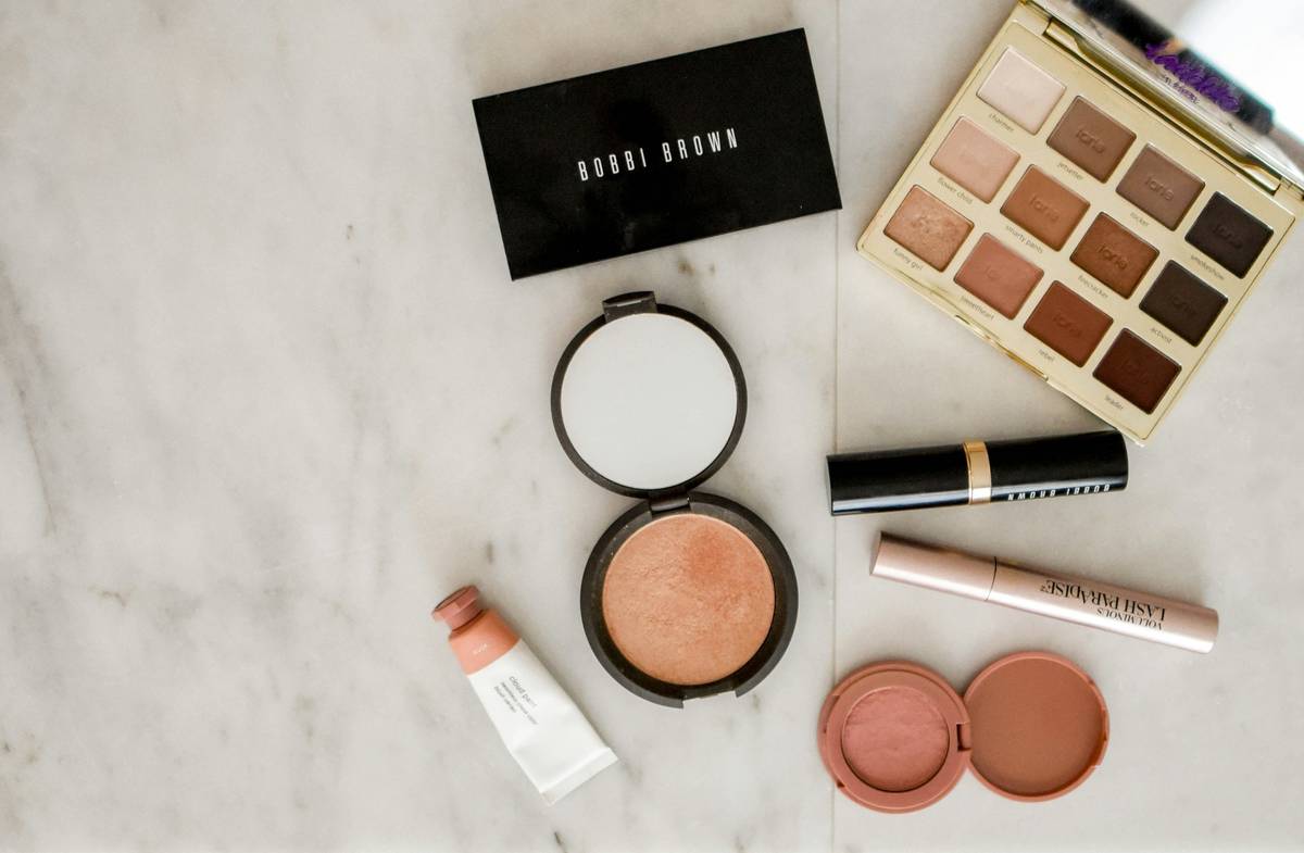 Makeup Trend Analysis: Decoding What Actually Works on the Runway (and What’s Just Smoke & Mirrors)